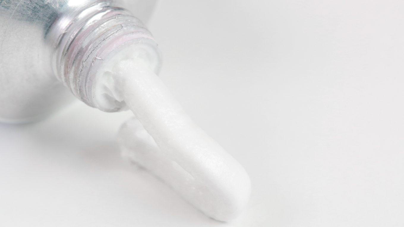 매일 바르는 일을 꾸준히 이어갈 수 있는지, 전신 흡수에 따른 반응을 받아들일 수 있는지가 제형을 고르는 실제 기준이 되거든요.